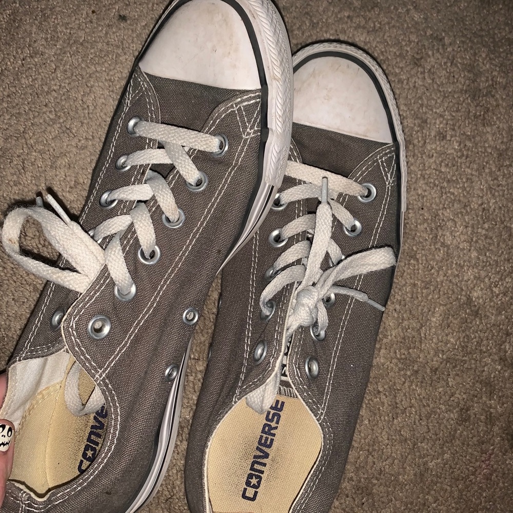 Gray converse - Picture 2 of 2